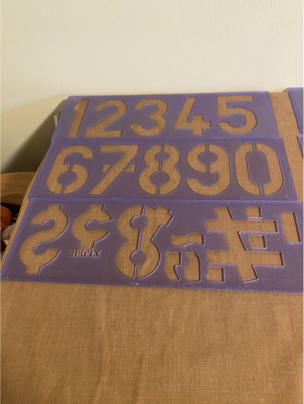 Helix 100mm/4” Lettering Guide Set: Tracing Letters And Numbers - Picture 4 of 4
